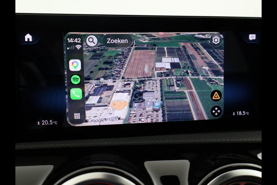 Mercedes-Benz A-Klasse 250e 218 PK SEDAN + PANORAMA | SFEERVERLICHTING | APPLE CARPLAY | MEMORY | STOELVERWARMING