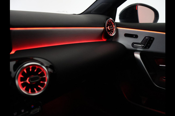 Mercedes-Benz A-Klasse 250e 218 PK SEDAN + PANORAMA | SFEERVERLICHTING | APPLE CARPLAY | MEMORY | STOELVERWARMING