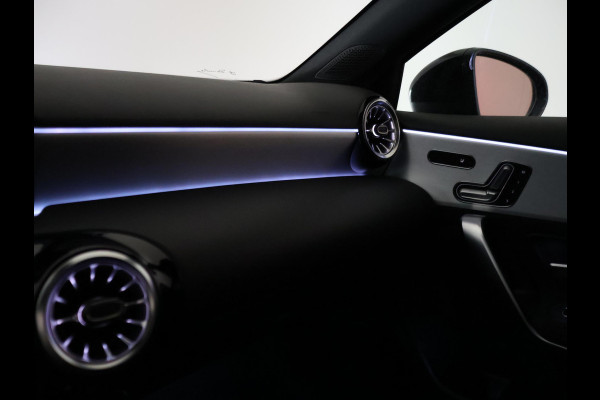 Mercedes-Benz A-Klasse 250e 218 PK SEDAN + PANORAMA | SFEERVERLICHTING | APPLE CARPLAY | MEMORY | STOELVERWARMING