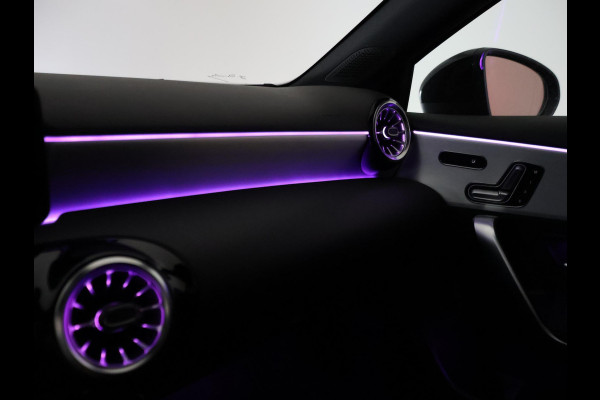 Mercedes-Benz A-Klasse 250e 218 PK SEDAN + PANORAMA | SFEERVERLICHTING | APPLE CARPLAY | MEMORY | STOELVERWARMING