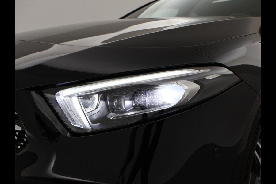 Mercedes-Benz A-Klasse 250e 218 PK SEDAN + PANORAMA | SFEERVERLICHTING | APPLE CARPLAY | MEMORY | STOELVERWARMING