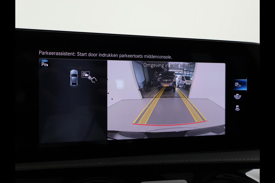 Mercedes-Benz A-Klasse 250e 218 PK SEDAN + PANORAMA | SFEERVERLICHTING | APPLE CARPLAY | MEMORY | STOELVERWARMING