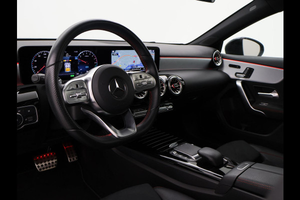 Mercedes-Benz A-Klasse 250e 218 PK SEDAN + PANORAMA | SFEERVERLICHTING | APPLE CARPLAY | MEMORY | STOELVERWARMING