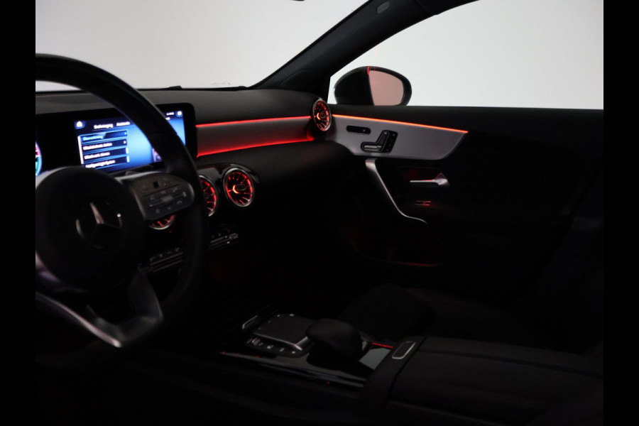 Mercedes-Benz A-Klasse 250e 218 PK SEDAN + PANORAMA | SFEERVERLICHTING | APPLE CARPLAY | MEMORY | STOELVERWARMING