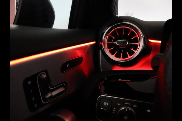 Mercedes-Benz A-Klasse 250e 218 PK SEDAN + PANORAMA | SFEERVERLICHTING | APPLE CARPLAY | MEMORY | STOELVERWARMING