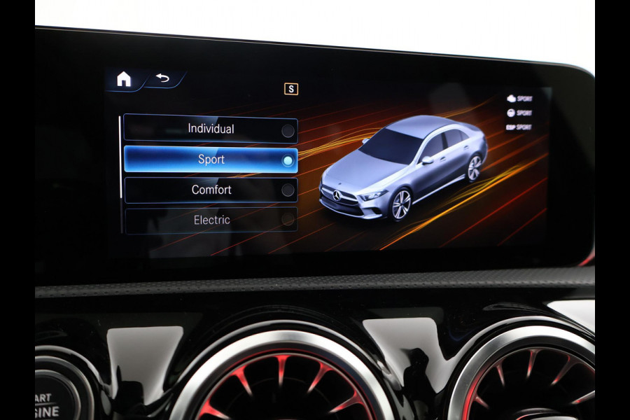 Mercedes-Benz A-Klasse 250e 218 PK SEDAN + PANORAMA | SFEERVERLICHTING | APPLE CARPLAY | MEMORY | STOELVERWARMING
