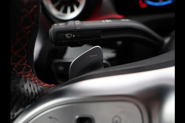 Mercedes-Benz A-Klasse 250e 218 PK SEDAN + PANORAMA | SFEERVERLICHTING | APPLE CARPLAY | MEMORY | STOELVERWARMING