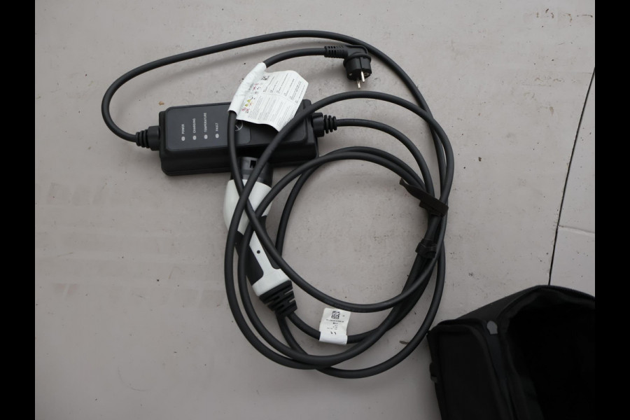 Mercedes-Benz A-Klasse 250e 218 PK SEDAN + PANORAMA | SFEERVERLICHTING | APPLE CARPLAY | MEMORY | STOELVERWARMING