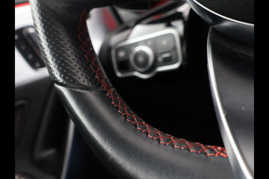 Mercedes-Benz A-Klasse 250e 218 PK SEDAN + PANORAMA | SFEERVERLICHTING | APPLE CARPLAY | MEMORY | STOELVERWARMING