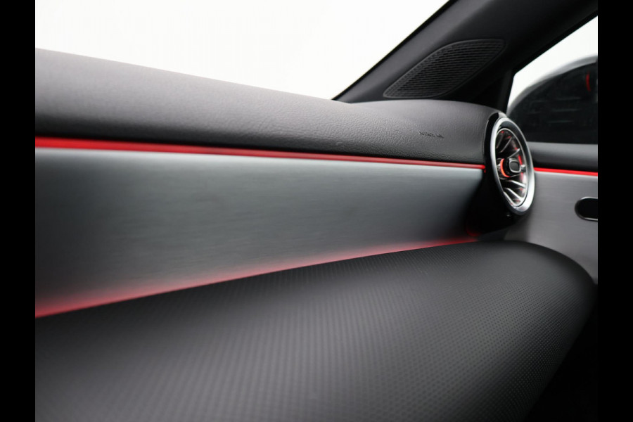 Mercedes-Benz A-Klasse 250e 218 PK SEDAN + PANORAMA | SFEERVERLICHTING | APPLE CARPLAY | MEMORY | STOELVERWARMING