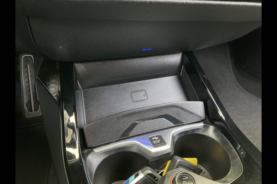 BMW 2 Serie Gran Coupé 218i M Sport Edition Pano.dak HUD Stoelverw. Carplay Alpinweiß DAB LED