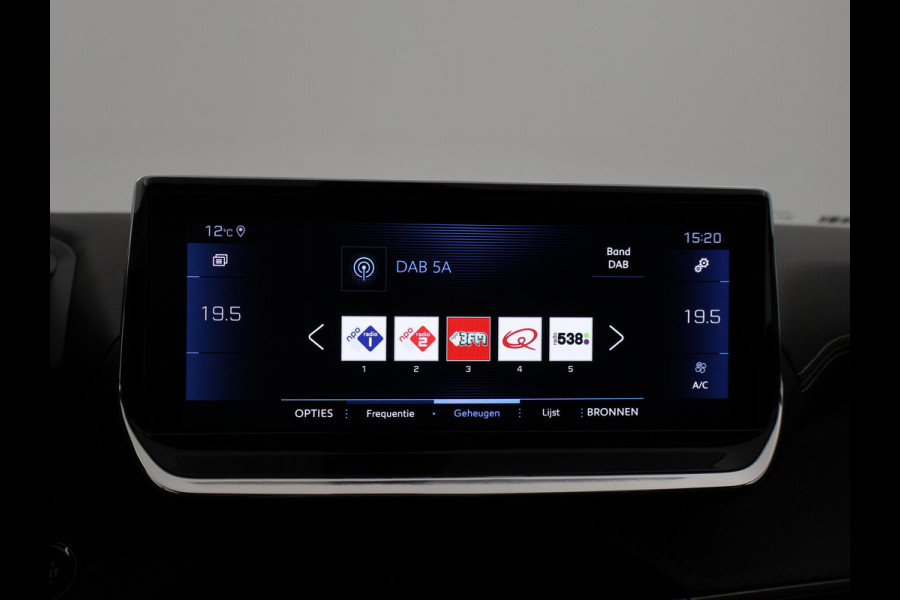 Peugeot 208 1.2 PT 130 PK AUT. GT-LINE + PANORAMA | SFEERVERL. | 3D COCKPIT | STOELVERW. | APPLE CARPLAY | CAMERA