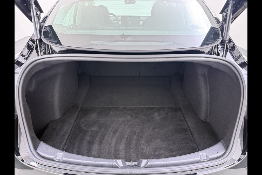 Tesla Model 3 SR+ 325PK LFP-Accu SOH 95% AutoPilot Leer Pano-Dak Adaptive Cruise Camera's Elektr.-Stuur+Stoelen+Spiegels+Geheugen+Easy-Entry+V Ecc Navi Led DAB Voorverwarmen interieur via App Keyless One-Pedal-Drive 1e Eigenaar Origineel Nederlandse Auto Fabrieksgarantie op Accu en motor tot 8-12-2028