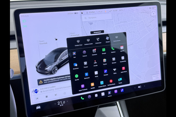 Tesla Model 3 SR+ 325PK LFP-Accu SOH 95% AutoPilot Leer Pano-Dak Adaptive Cruise Camera's Elektr.-Stuur+Stoelen+Spiegels+Geheugen+Easy-Entry+V Ecc Navi Led DAB Voorverwarmen interieur via App Keyless One-Pedal-Drive 1e Eigenaar Origineel Nederlandse Auto Fabrieksgarantie op Accu en motor tot 8-12-2028