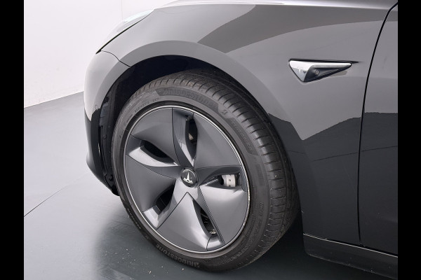 Tesla Model 3 SR+ 325PK LFP-Accu SOH 95% AutoPilot Leer Pano-Dak Adaptive Cruise Camera's Elektr.-Stuur+Stoelen+Spiegels+Geheugen+Easy-Entry+V Ecc Navi Led DAB Voorverwarmen interieur via App Keyless One-Pedal-Drive 1e Eigenaar Origineel Nederlandse Auto Fabrieksgarantie op Accu en motor tot 8-12-2028
