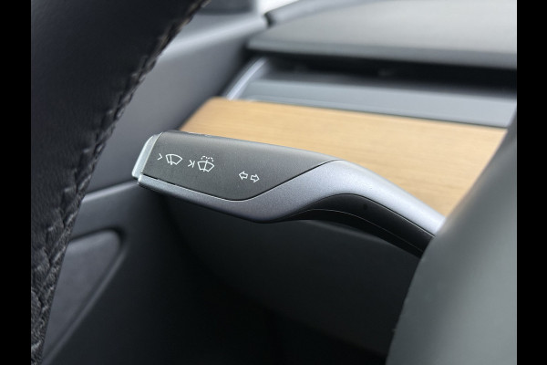 Tesla Model 3 SR+ 325PK LFP-Accu SOH 95% AutoPilot Leer Pano-Dak Adaptive Cruise Camera's Elektr.-Stuur+Stoelen+Spiegels+Geheugen+Easy-Entry+V Ecc Navi Led DAB Voorverwarmen interieur via App Keyless One-Pedal-Drive 1e Eigenaar Origineel Nederlandse Auto Fabrieksgarantie op Accu en motor tot 8-12-2028