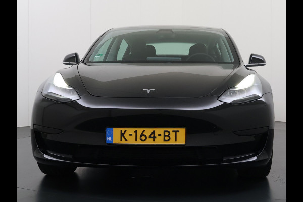 Tesla Model 3 SR+ 325PK LFP-Accu SOH 95% AutoPilot Leer Pano-Dak Adaptive Cruise Camera's Elektr.-Stuur+Stoelen+Spiegels+Geheugen+Easy-Entry+V Ecc Navi Led DAB Voorverwarmen interieur via App Keyless One-Pedal-Drive 1e Eigenaar Origineel Nederlandse Auto Fabrieksgarantie op Accu en motor tot 8-12-2028