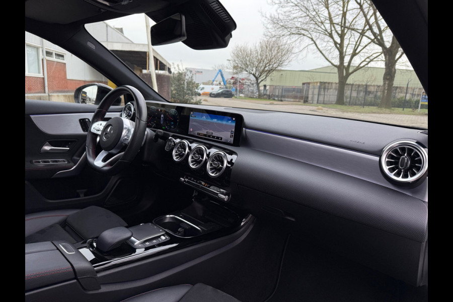 Mercedes-Benz A-Klasse 250 e HYBRID 2021 262PK AMG Limited VOL-LUXE PANO