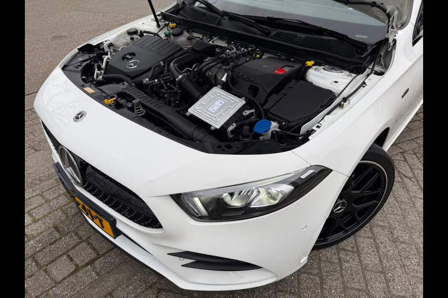 Mercedes-Benz A-Klasse 250 e HYBRID 2021 262PK AMG Limited VOL-LUXE PANO
