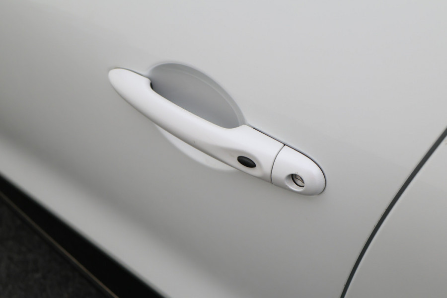 Renault Clio 0.9 TCe Limited Cruise, Apple Carplay, Keyless, PDC, 16"