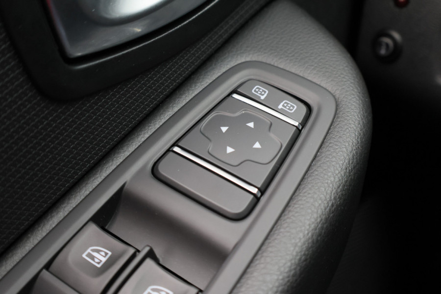 Renault Clio 0.9 TCe Limited Cruise, Apple Carplay, Keyless, PDC, 16"