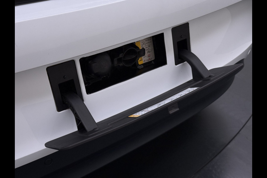 Volkswagen ID.3 First Plus 62kWh Soh92% Trekhaak Camera Navi-Pro Ecc Adap.Cruise Stuur+Stoelverwarming Apple Carplay Android Auto Pdc Bluetooth Keyless Advanced Matrix Led Rijstrooksensor IQ Drive 1e Eigenaar Origineel Nederlandse Auto