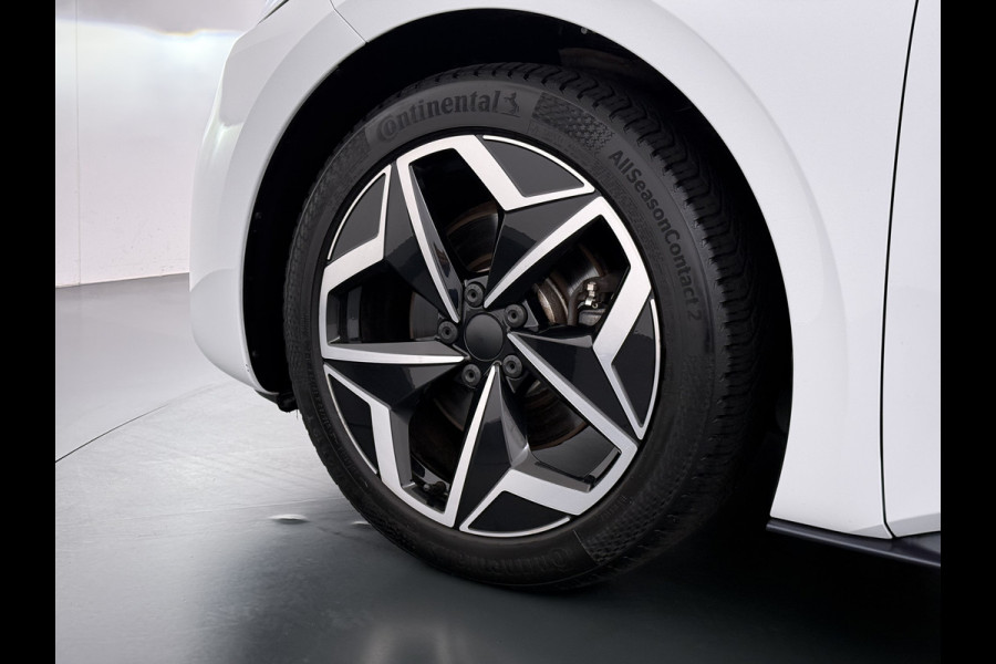 Volkswagen ID.3 First Plus 62kWh Soh92% Trekhaak Camera Navi-Pro Ecc Adap.Cruise Stuur+Stoelverwarming Apple Carplay Android Auto Pdc Bluetooth Keyless Advanced Matrix Led Rijstrooksensor IQ Drive 1e Eigenaar Origineel Nederlandse Auto