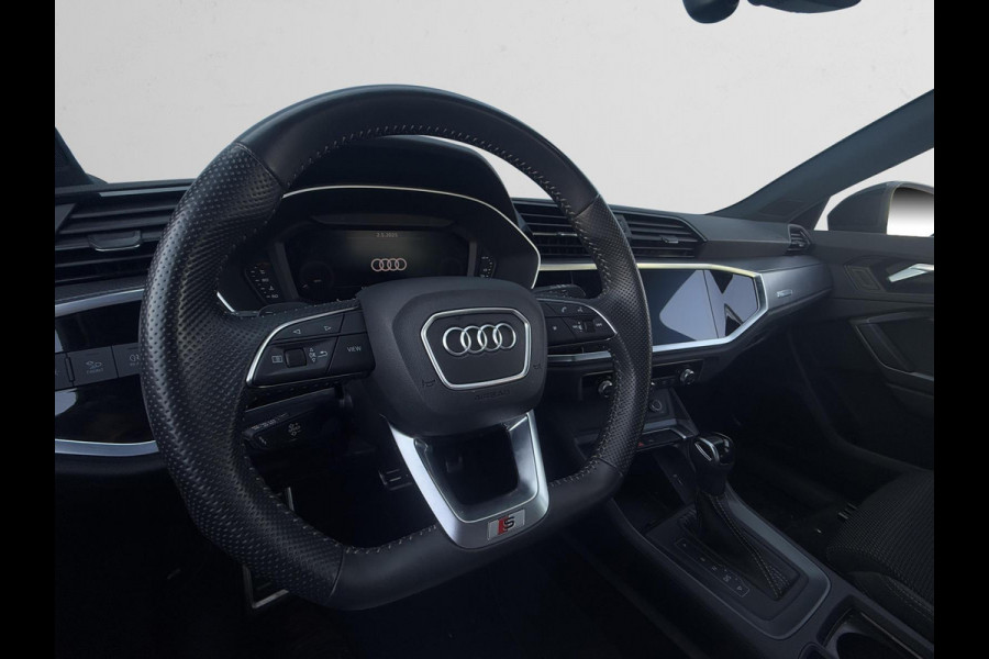 Audi Q3 35 TFSI 150PK|3x S Line|Black Optic| Virtual Cockpit| LED|Pano | Apple CarPlay|BTW Auto
