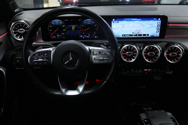 Mercedes-Benz CLA-Klasse 220 ORANJE Edition AMG Line PANO/BURM/LANEASSIST/SFEER/CAM/BOMVOLL