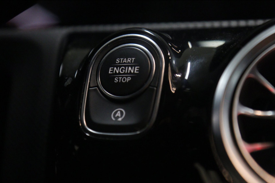 Mercedes-Benz CLA-Klasse 220 ORANJE Edition AMG Line PANO/BURM/LANEASSIST/SFEER/CAM/BOMVOLL