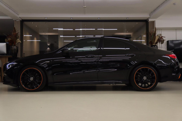 Mercedes-Benz CLA-Klasse 220 ORANJE Edition AMG Line PANO/BURM/LANEASSIST/SFEER/CAM/BOMVOLL