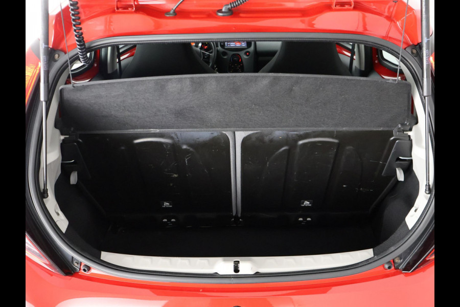 Toyota Aygo 1.0 VVT-i X-PLAY CARPLAY NAVI GARANTIE 2030* . CAMERA . DEALER ONDERHOUDEN . APPLE CARPLAY & ANDROID AUTO