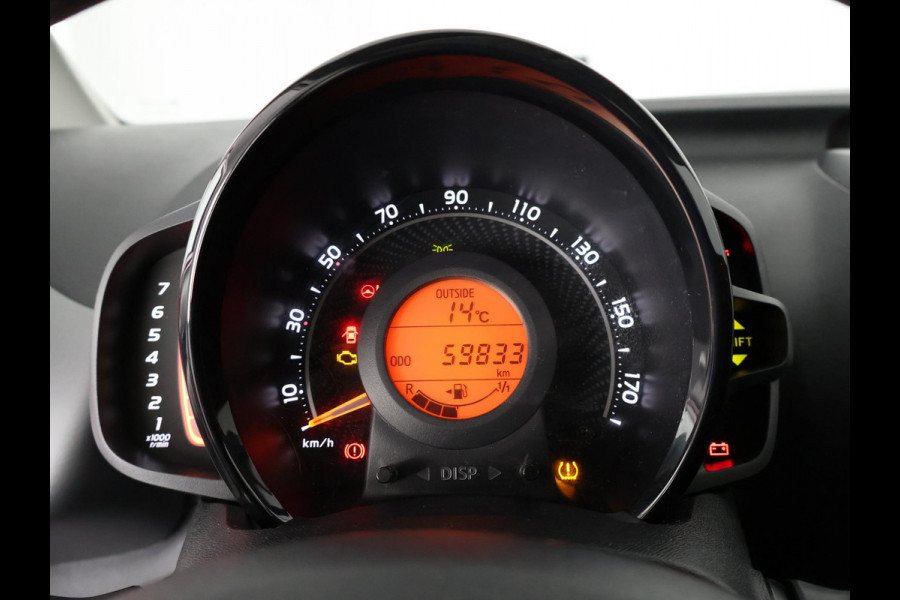 Toyota Aygo 1.0 VVT-i X-PLAY CARPLAY NAVI GARANTIE 2030* . CAMERA . DEALER ONDERHOUDEN . APPLE CARPLAY & ANDROID AUTO