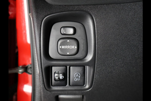 Toyota Aygo 1.0 VVT-i X-PLAY CARPLAY NAVI GARANTIE 2030* . CAMERA . DEALER ONDERHOUDEN . APPLE CARPLAY & ANDROID AUTO