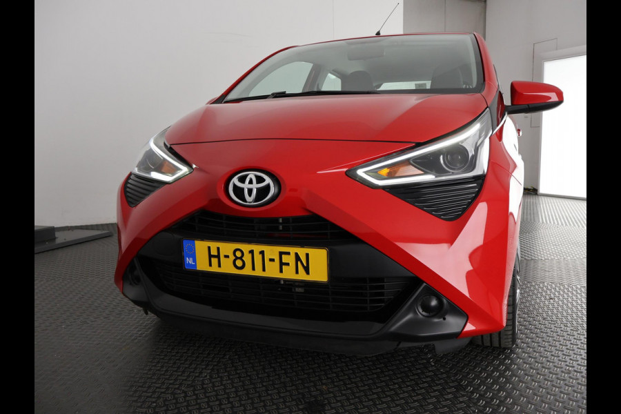 Toyota Aygo 1.0 VVT-i X-PLAY CARPLAY NAVI GARANTIE 2030* . CAMERA . DEALER ONDERHOUDEN . APPLE CARPLAY & ANDROID AUTO