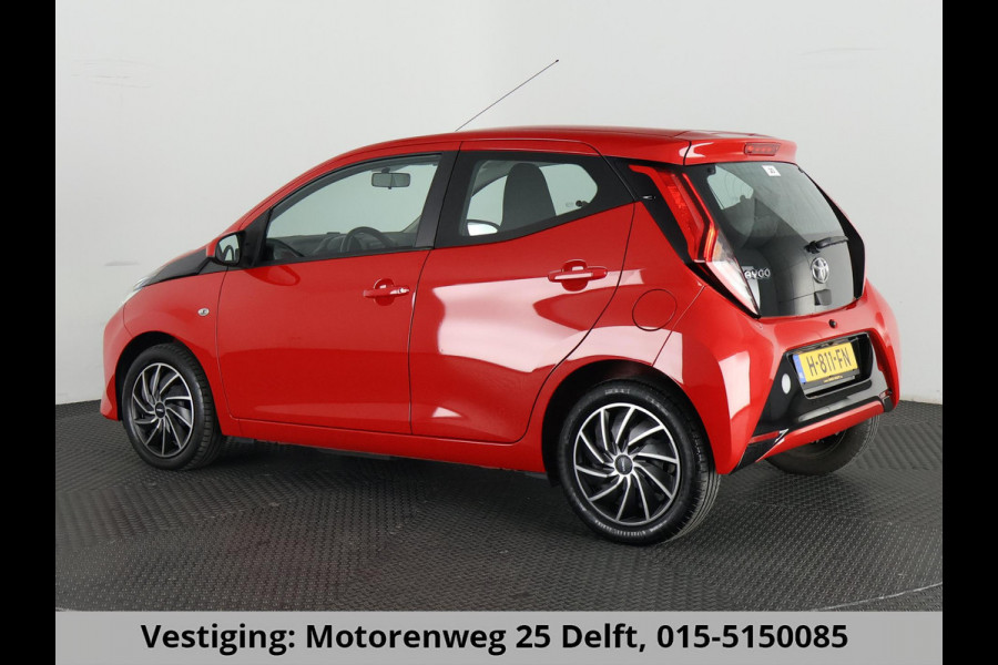 Toyota Aygo 1.0 VVT-i X-PLAY CARPLAY NAVI GARANTIE 2030* . CAMERA . DEALER ONDERHOUDEN . APPLE CARPLAY & ANDROID AUTO