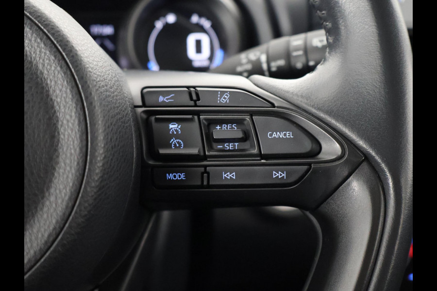 Toyota Yaris 1.5 HYBRID AUTOMAAT BUSINESS PLUS GARANTIE 8-2031 CAMERA . APPLE CARPLAY & ANDROID AUTO . ELEKTRISCHE RAMEN V+A . KEYLESS START