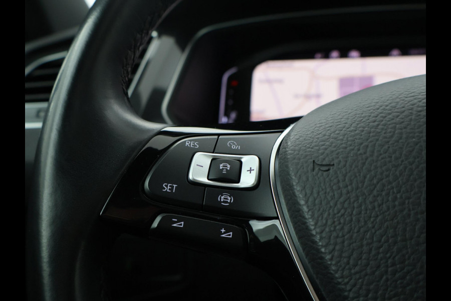 Volkswagen Tiguan 1.5 TSI ACT DSG R-LINE HIGHLINE + PANORAMA | 20 INCH | VIRTUAL | MASSAGE | ADAPTIVE | CAMERA