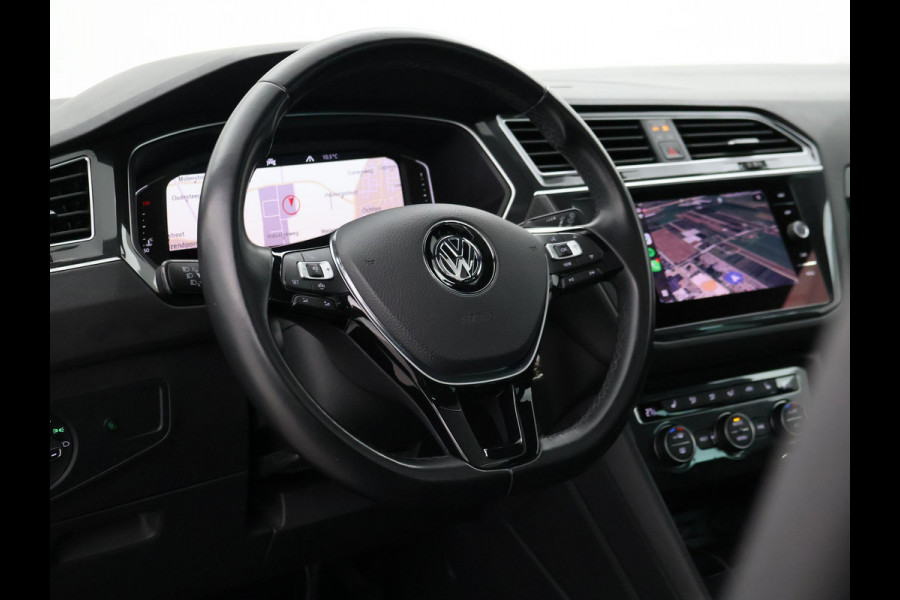 Volkswagen Tiguan 1.5 TSI ACT DSG R-LINE HIGHLINE + PANORAMA | 20 INCH | VIRTUAL | MASSAGE | ADAPTIVE | CAMERA