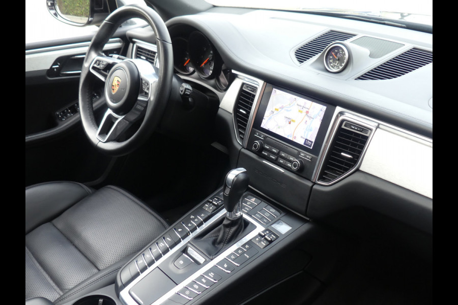 Porsche Macan 3.0 GTS Luchtvering/Pano/Trekhaak/Sportchrono