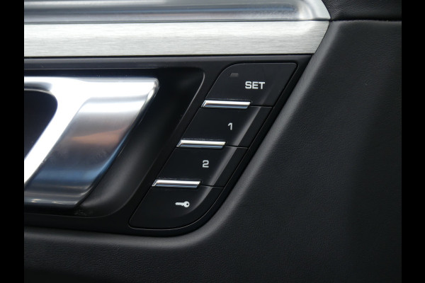 Porsche Macan 3.0 GTS Luchtvering/Pano/Trekhaak/Sportchrono