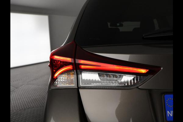 Toyota Auris Touring Sports 1.8 Hybrid Dynamic CAMERA . FULL MAP NAV . KEYLESS START/STOP . CRUISE CONTROL