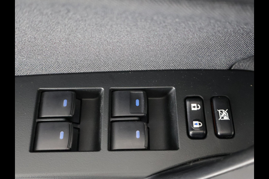 Toyota Auris Touring Sports 1.8 Hybrid Dynamic CAMERA . FULL MAP NAV . KEYLESS START/STOP . CRUISE CONTROL