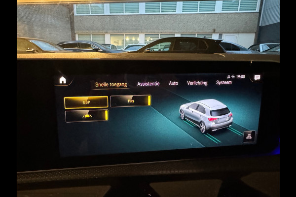 Mercedes-Benz A-Klasse 250 AMG Edition Premium+ Pano|Keyless|Camera|