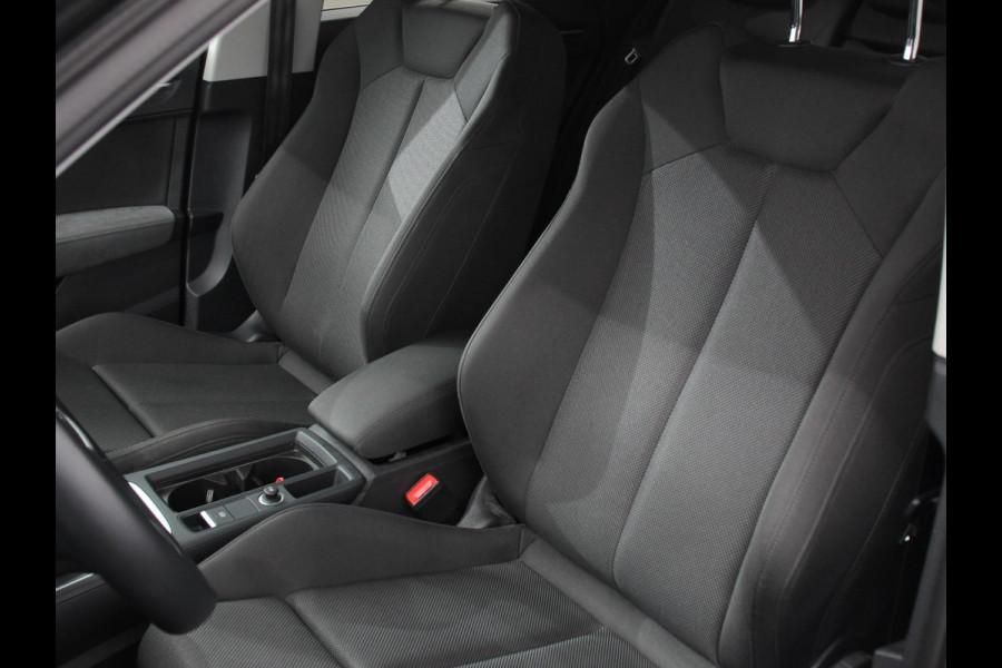 Audi Q3 45 TFSI e 245pk S-Line Plus PHEV | Navigatie | Apple Carplay/Android auto | Climate Control | Adaptive Cruise Control | Electrisch bedienbare achterklep | Lichtmetalen Velgen