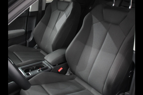 Audi Q3 45 TFSI e 245pk S-Line Plus PHEV | Navigatie | Apple Carplay/Android auto | Climate Control | Adaptive Cruise Control | Electrisch bedienbare achterklep | Lichtmetalen Velgen