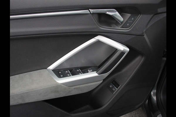 Audi Q3 45 TFSI e 245pk S-Line Plus PHEV | Navigatie | Apple Carplay/Android auto | Climate Control | Adaptive Cruise Control | Electrisch bedienbare achterklep | Lichtmetalen Velgen