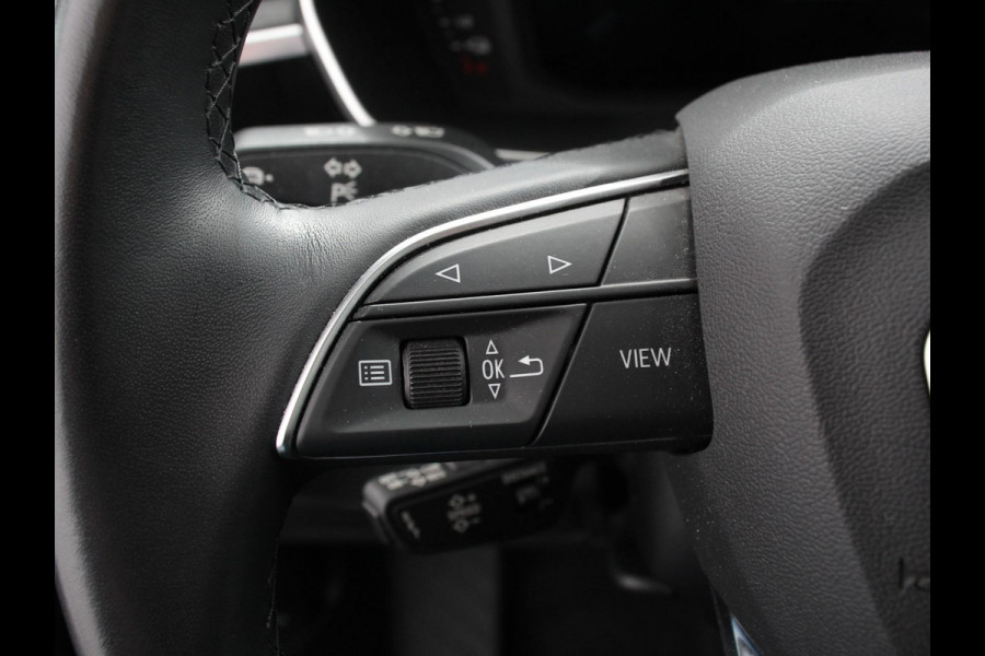 Audi Q3 45 TFSI e 245pk S-Line Plus PHEV | Navigatie | Apple Carplay/Android auto | Climate Control | Adaptive Cruise Control | Electrisch bedienbare achterklep | Lichtmetalen Velgen