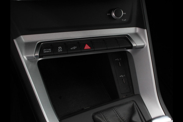 Audi Q3 45 TFSI e 245pk S-Line Plus PHEV | Navigatie | Apple Carplay/Android auto | Climate Control | Adaptive Cruise Control | Electrisch bedienbare achterklep | Lichtmetalen Velgen