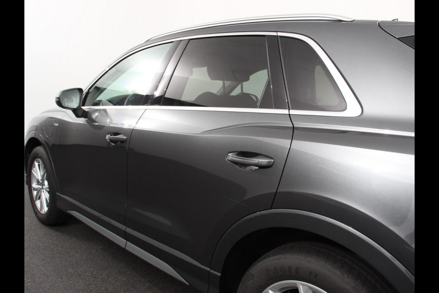 Audi Q3 45 TFSI e 245pk S-Line Plus PHEV | Navigatie | Apple Carplay/Android auto | Climate Control | Adaptive Cruise Control | Electrisch bedienbare achterklep | Lichtmetalen Velgen